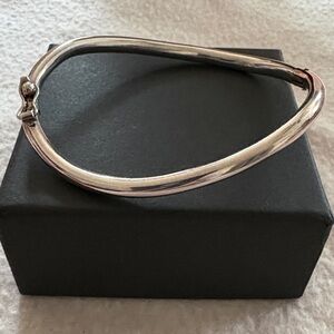 Chic 950 Silver Oval Bangle